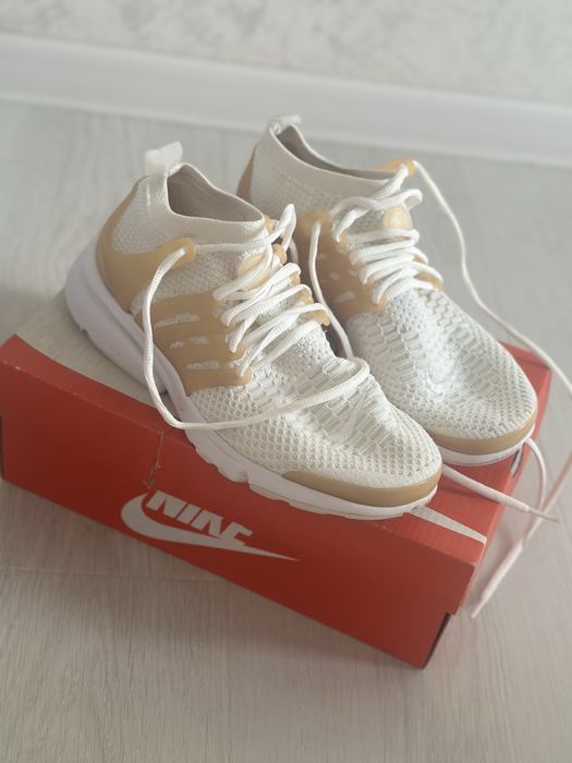 Кроссовки nike presto. Размер 40.