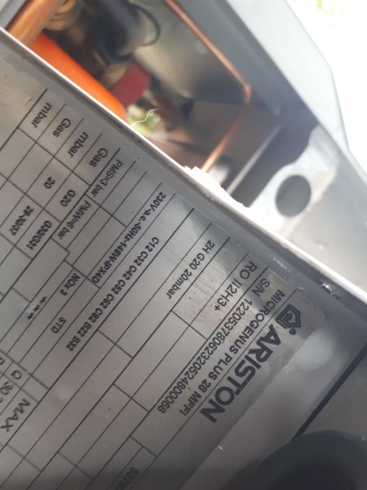 Centrala Ariston Microgenus Plus si  Microgenus