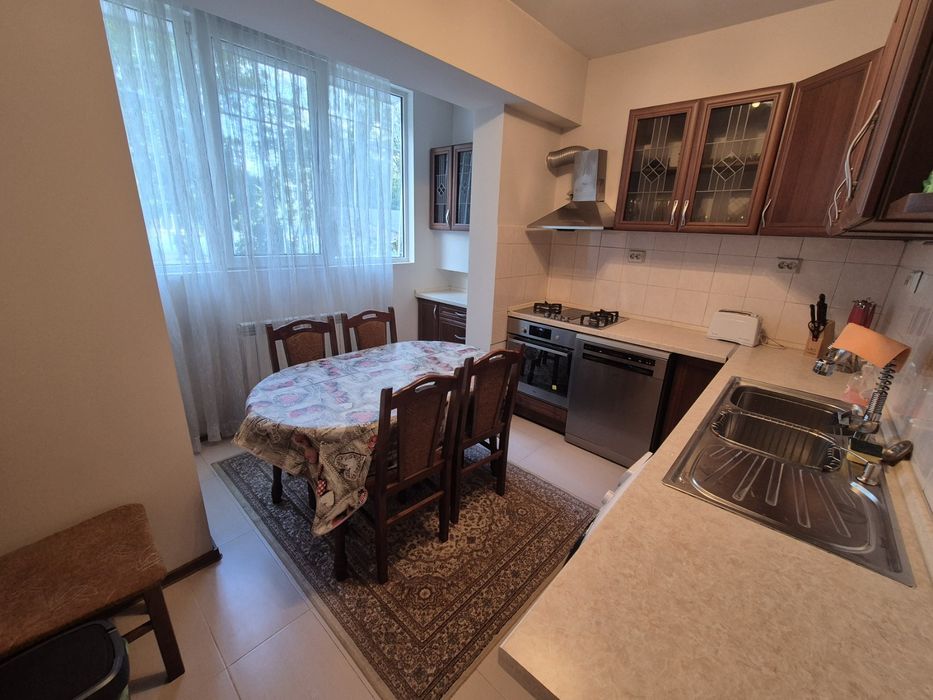 Дава се под наем Тристаен апартамент в София, Свобода - 93 кв.м за 698.19 € - Снимка #11