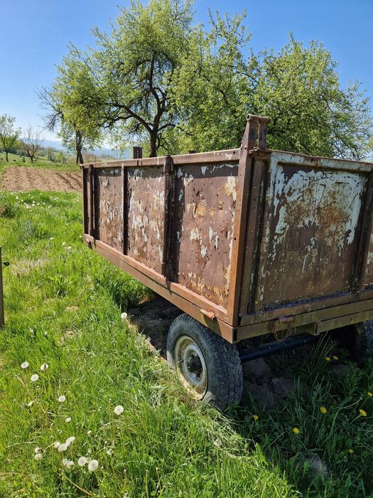 Remorca basculantă