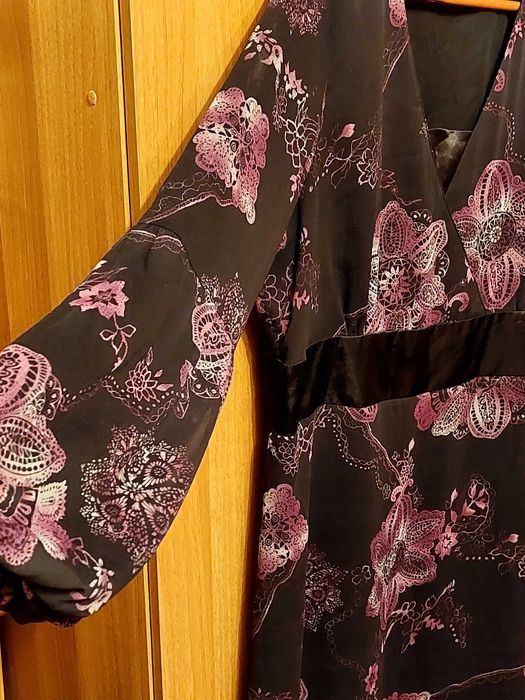 Продавам    голям размер дамски рокли