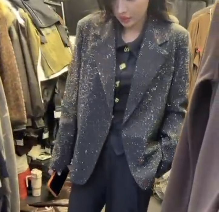 Пиджак женский шикарный