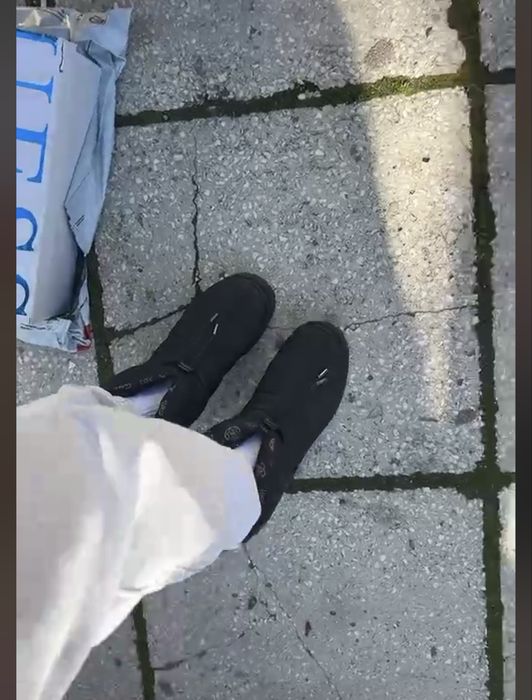 Дамски апрески Guess