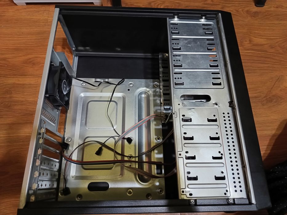Carcasa PC ATX,Micro-Atx 3 ventilatoare incluse