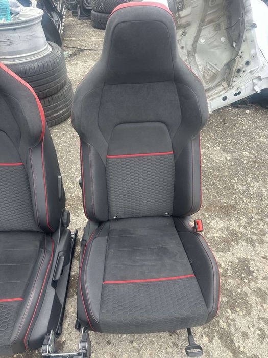 Кожен салон със алкантара Vw Golf 8 GTI Performance