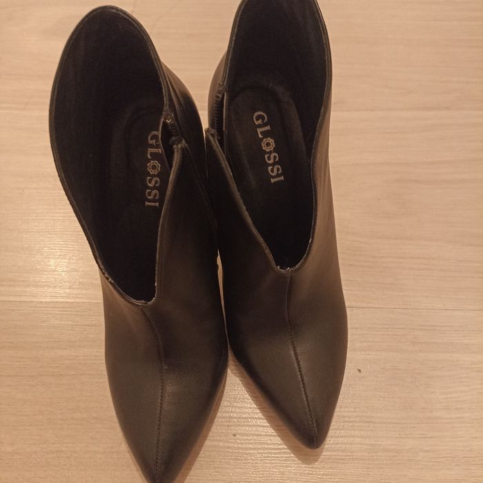 Ботильоны 10 см в отличном состоянии