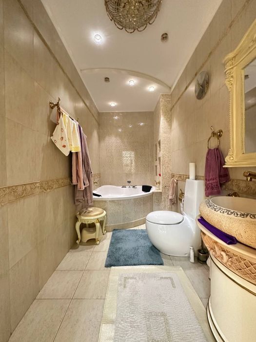 Продаётся 3 комнатная квартира на Ойбеке