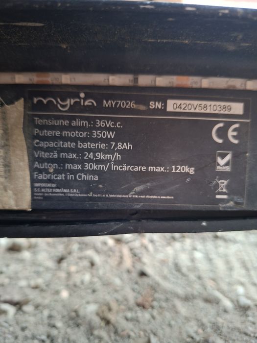 Vând trotineta electrica defectă