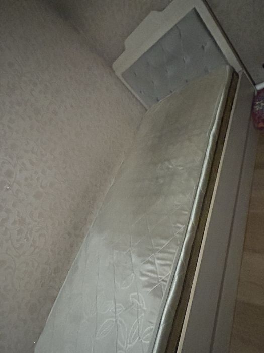 Срочно кровать с матрасом!