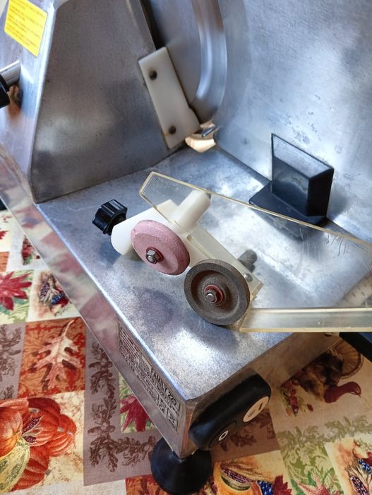 Продоется слайсер б/у..