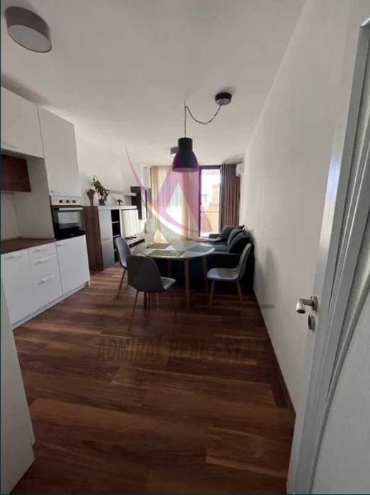 Дава се под наем Двустаен апартамент в Варна, Център - 55 кв.м за 700 € - Снимка #1