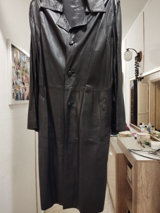 Продавам мъжко манто