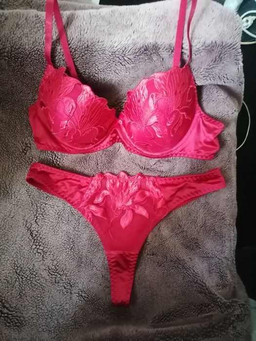 Set lenjerie roșie, noua, dama mărimea L