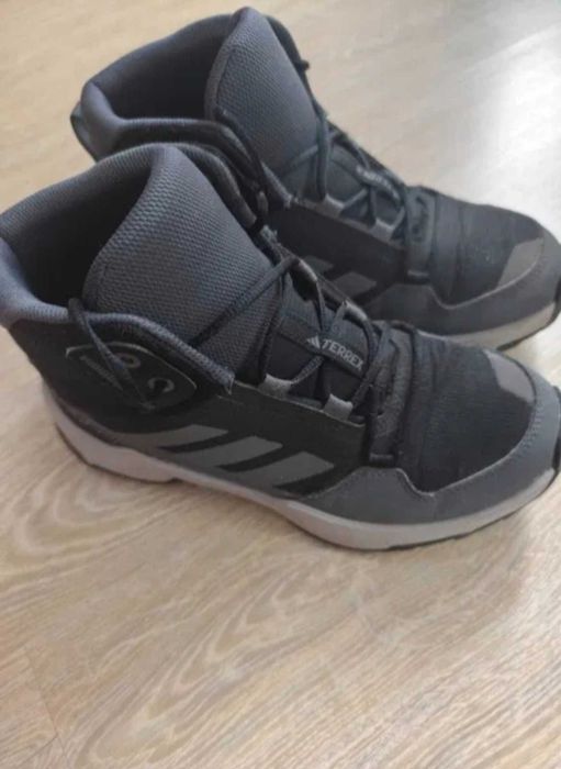 Adidas Terrex боти момче