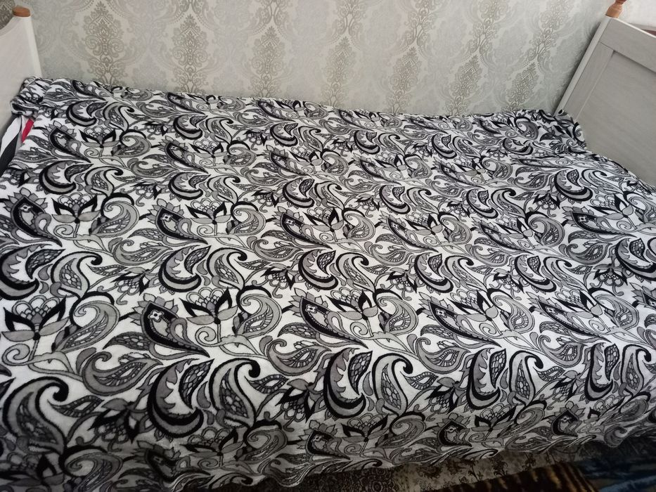 Срочно продам покрывало.