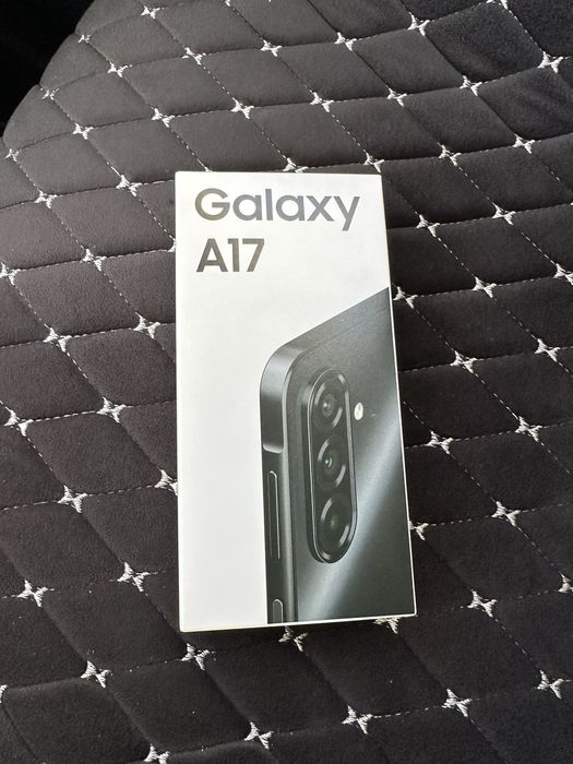 Продам смартфон Samsung A17