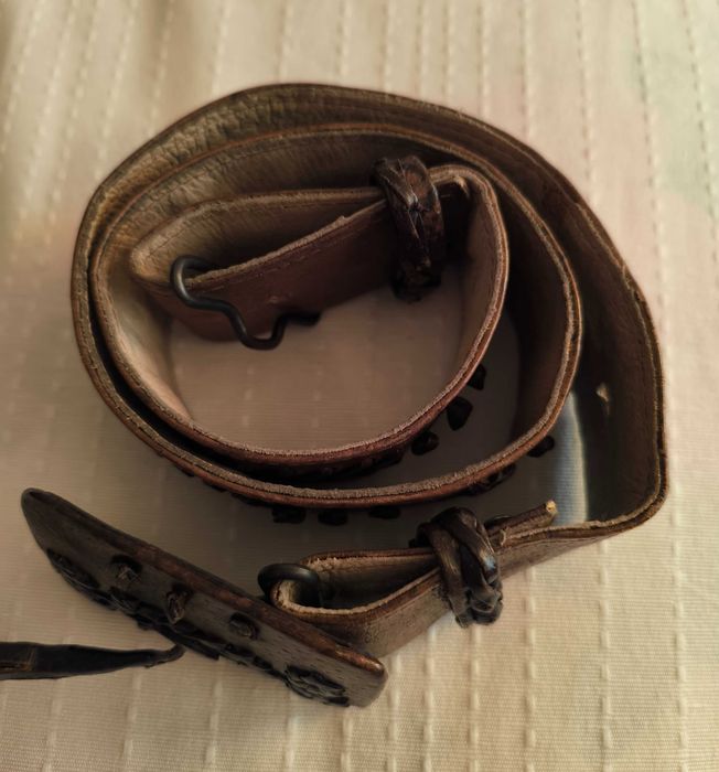 Колан кожен дамски и кожена гривна