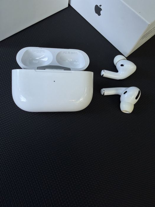 Продам Apple AirPods Pro