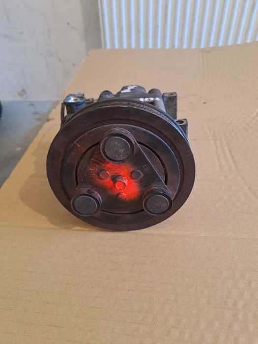 Compresor aer condiționat Mazda 323F 1.4 benzina 72cp an 1998-2004