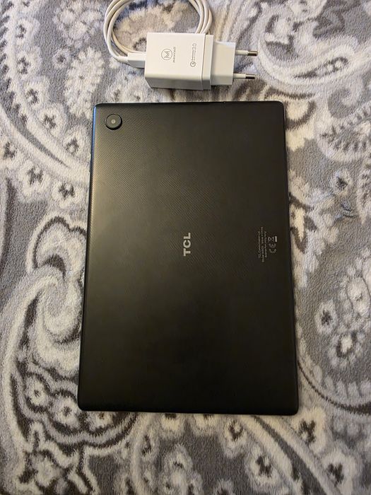 Tableta TCL cu SIM