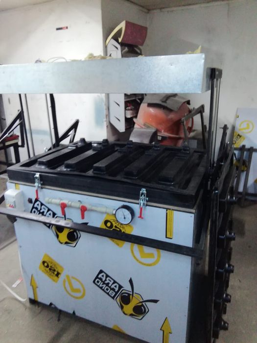 Вакуумно формовочный станок