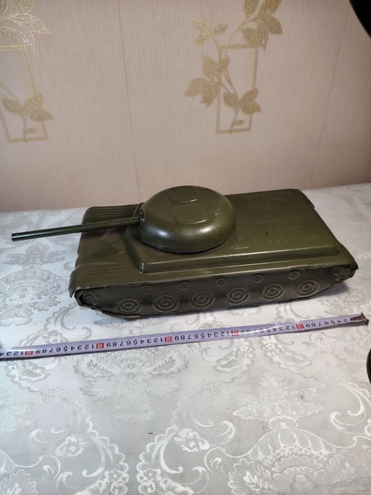 Игрушка танк советский СССР