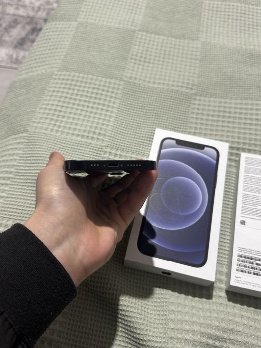 Продаеться iPhone 12 64GB