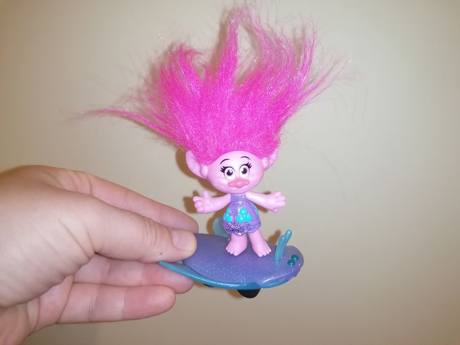 Trolls figurine hasbro