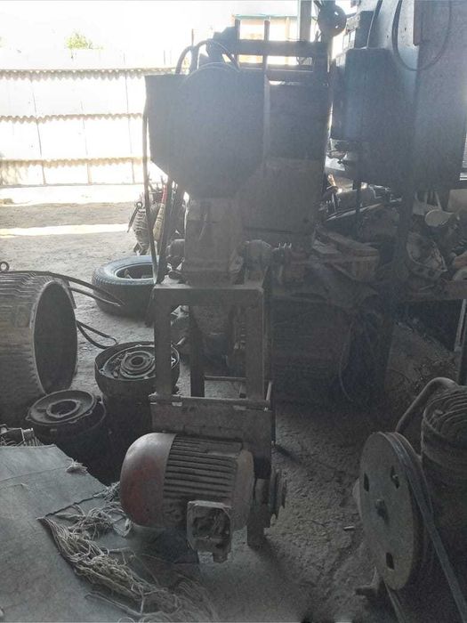 Продам зерно дробилку