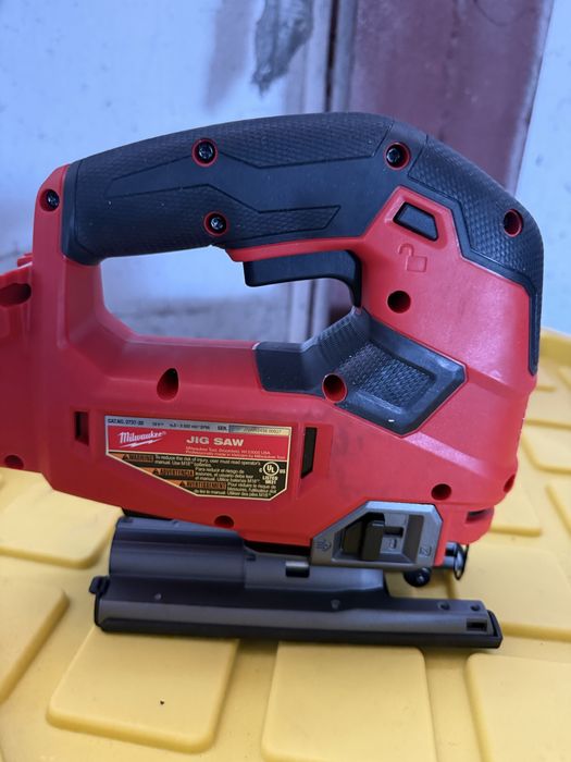 Milwaukee прободен Трион/Jig Saw 18  18V