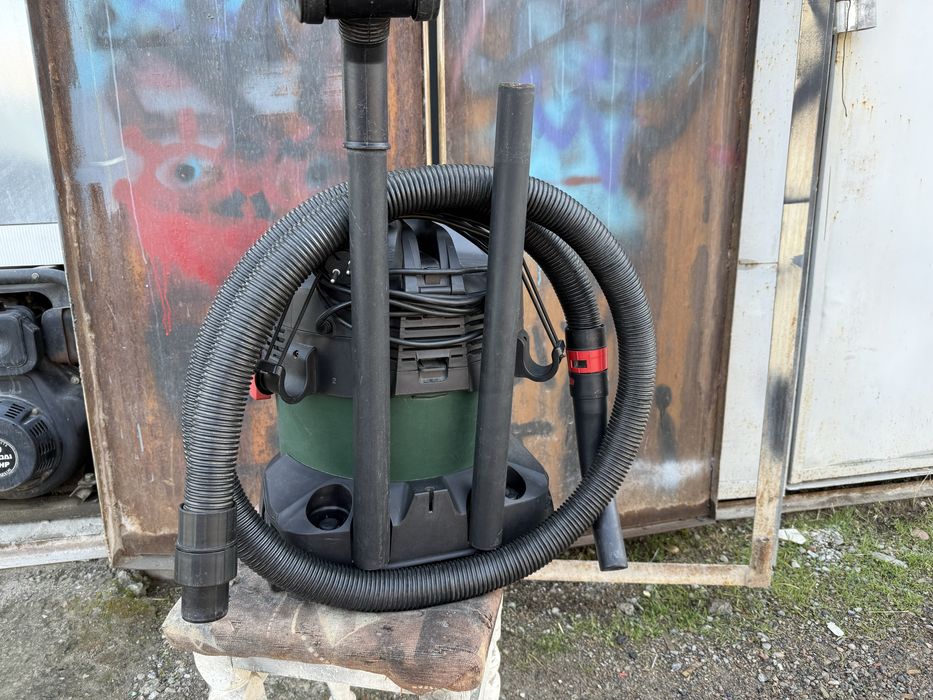 * BOSCH VAC 15 почти новый универсальный мощный пылесос