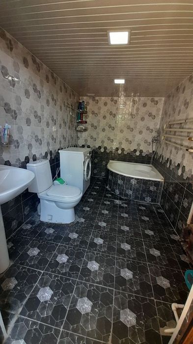 Hovli sotiladi Uchastok sotiladi