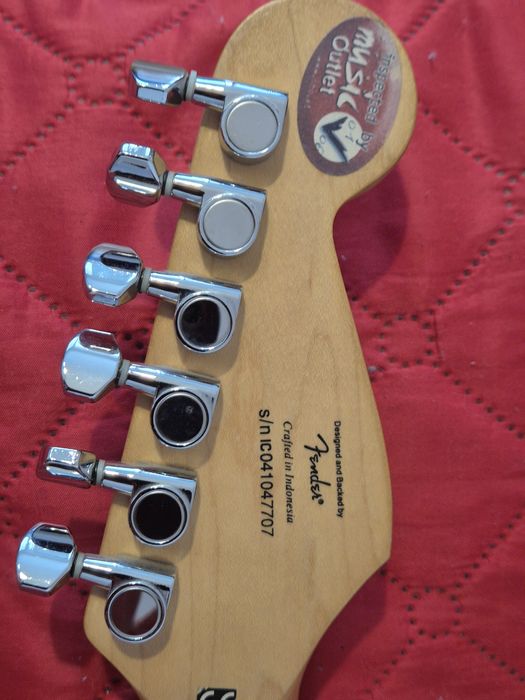 Електрическа китара Squier Showmaster