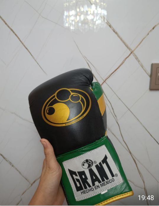 Продам боксерские перчатки