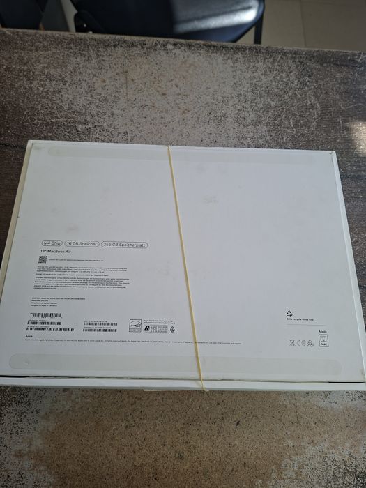 Чисто нов лаптоп