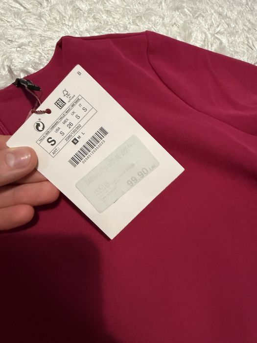 Rochie cu eticheta stradivarius