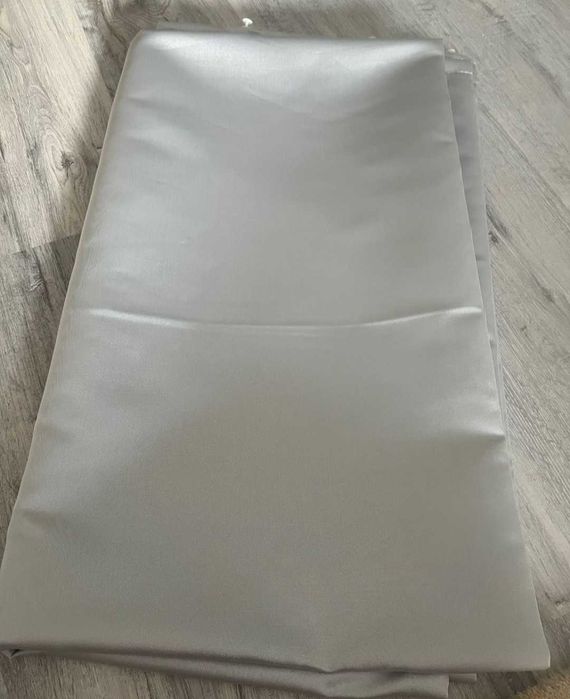 Чисто нови плътни завеси