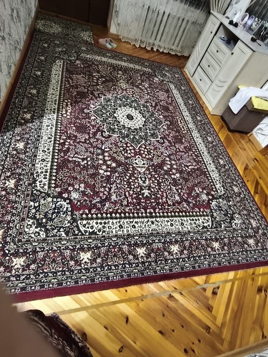 Ковер 4мХ2,5м две штуки