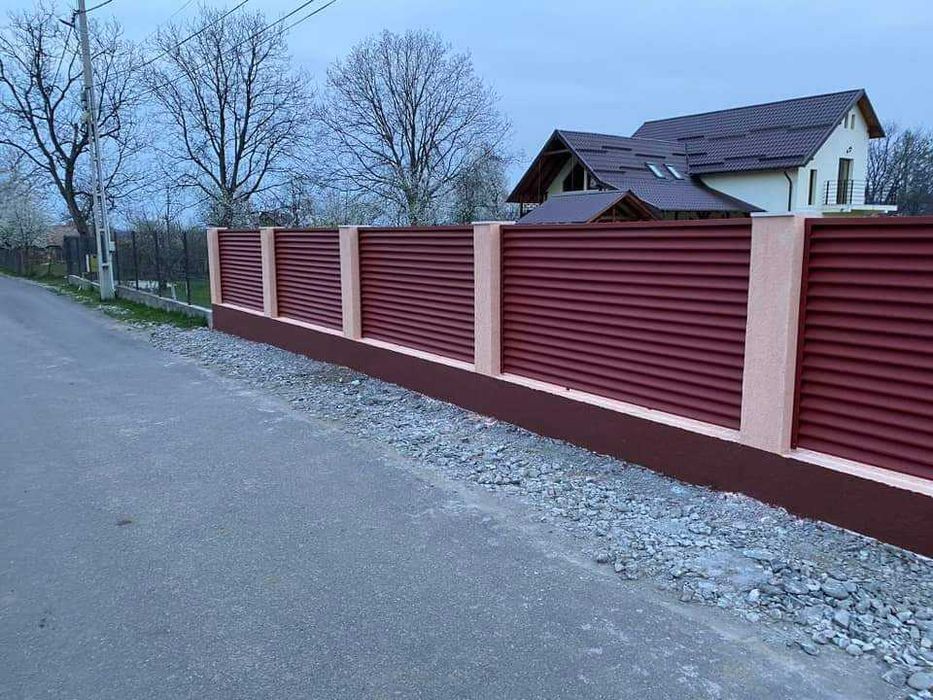 Garduri si porti din sipca metalica, panou stil jaluzele, tabla cutata, plasa bordurata, fier forjat, BCA si alte modele disponibile