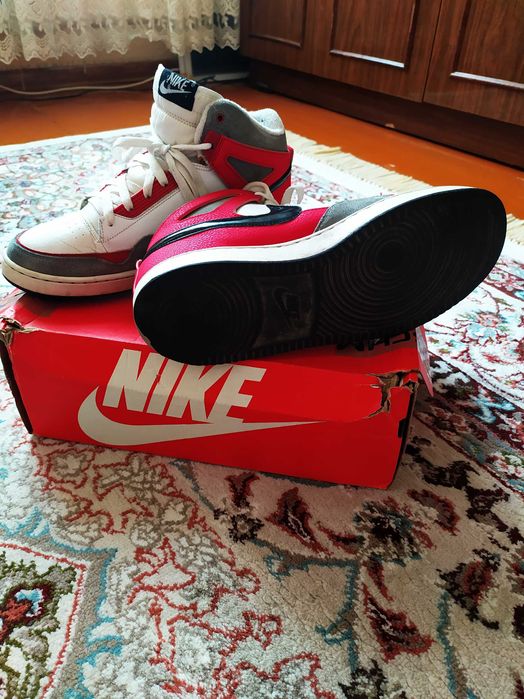 Кроссовки Nike Alphaballer