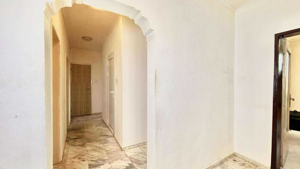 Тристаен апартамент в Обеля 2