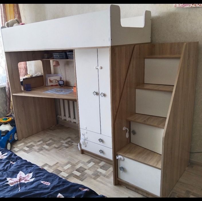 Продам детскую кровать - чердак.