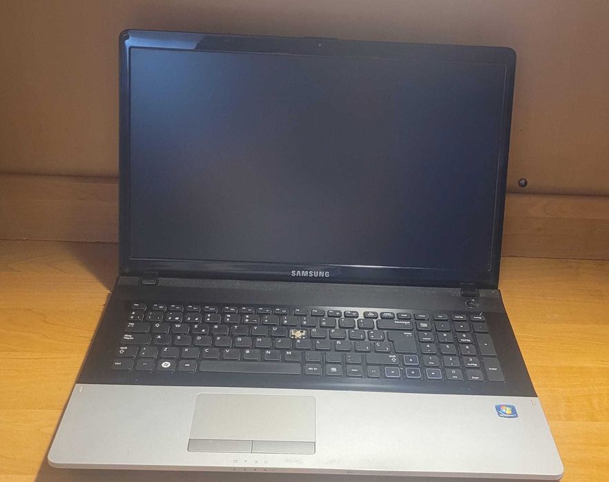 Laptop Samsung NP305E7A - defect / pentru piese