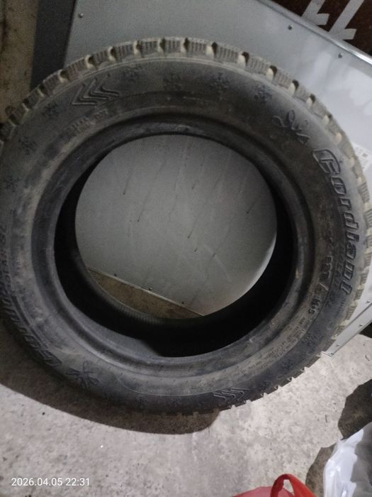 Продам БУ зимнюю шину