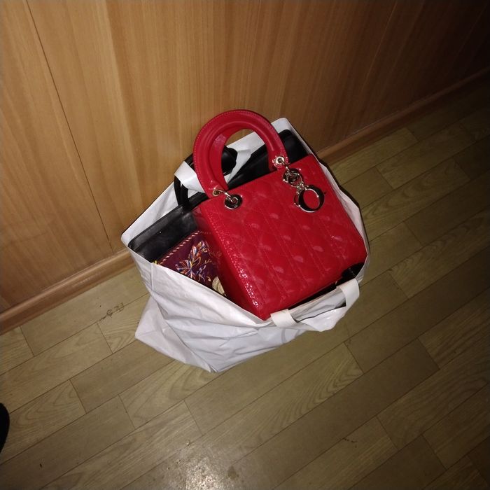 Отдам даром детские жен. вещи, обувь,