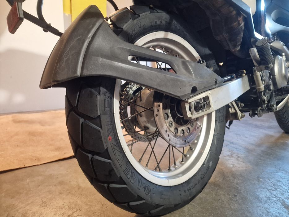 Suzuki XF 650 Freewind