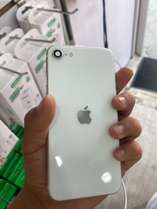 iPhone se(2020) без каробки
