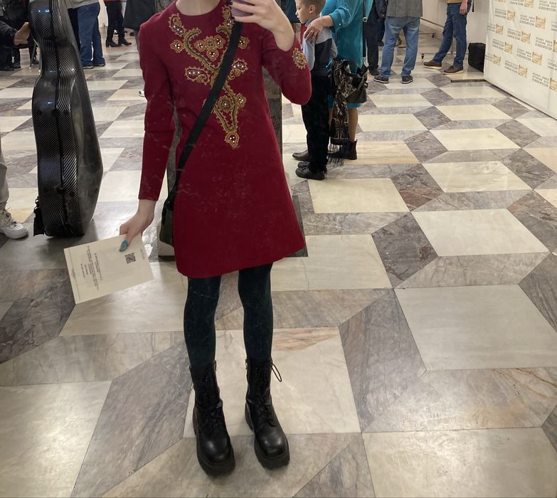 Платье с ручной вышивкой