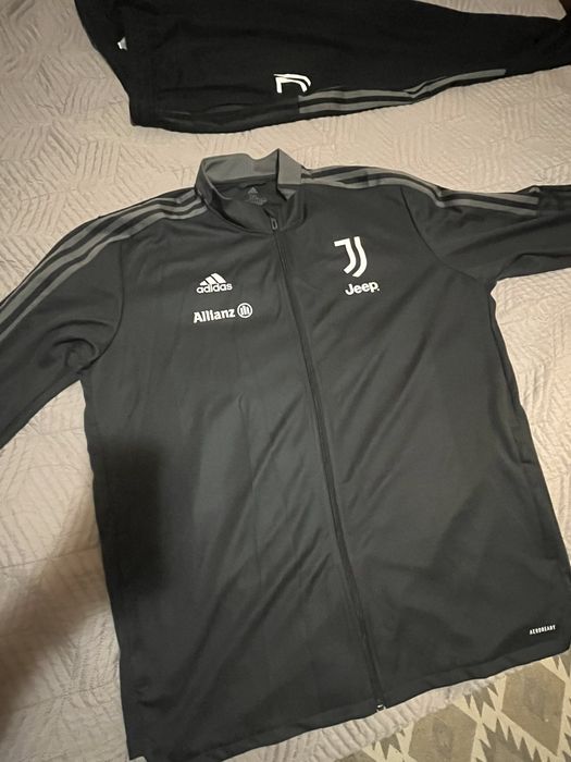 Анцунг Адидас Juventus 2XL размер