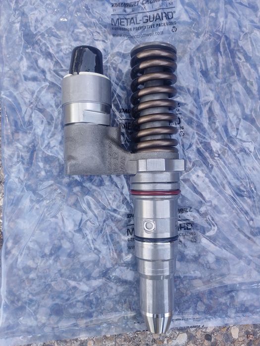 Vând injector cartepillar